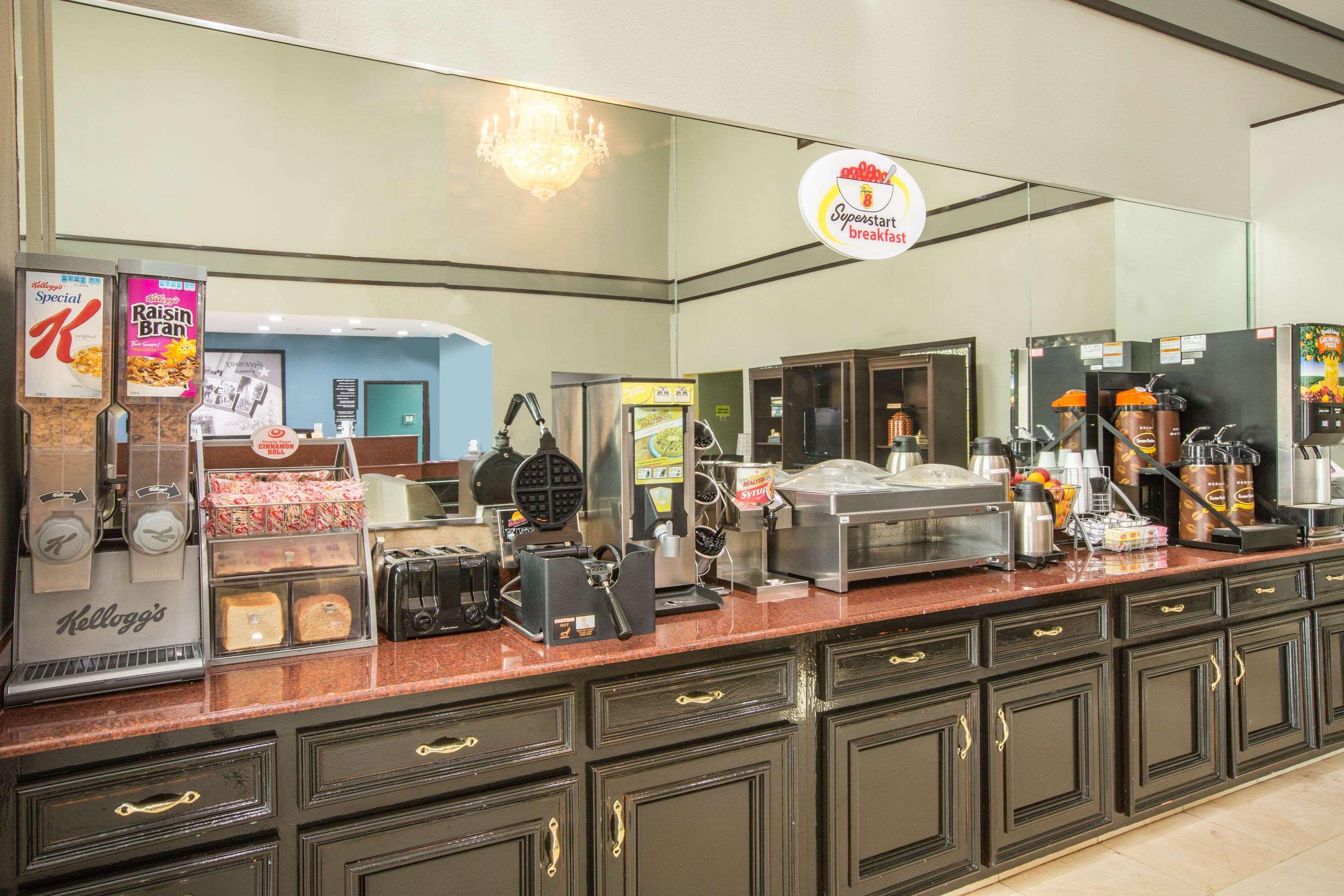 Super 8 By Wyndham Port Arthur/nederland Area