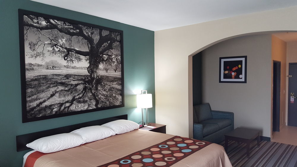 Super 8 By Wyndham Port Arthur/nederland Area Hotel